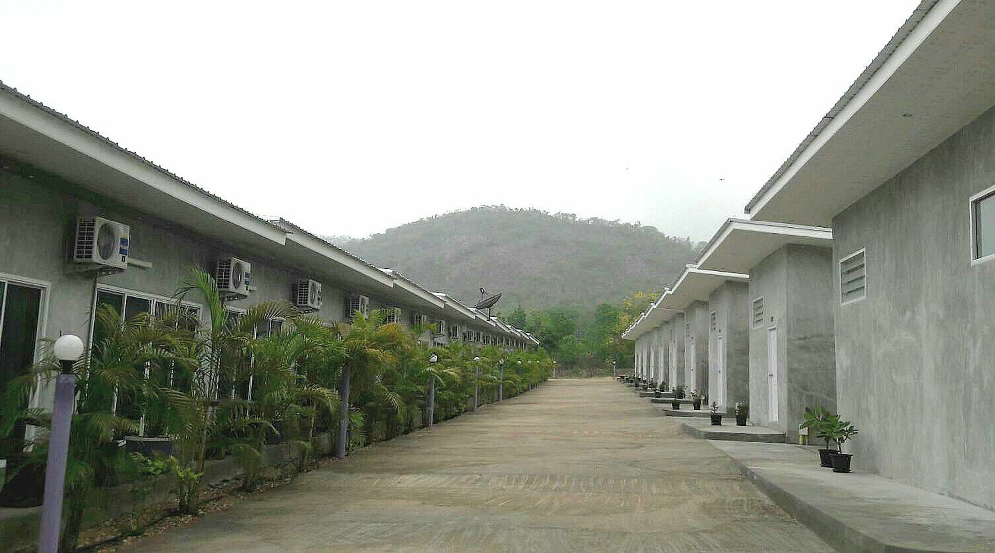 Phurang Hill Resort Kanchanaburi Buitenkant foto